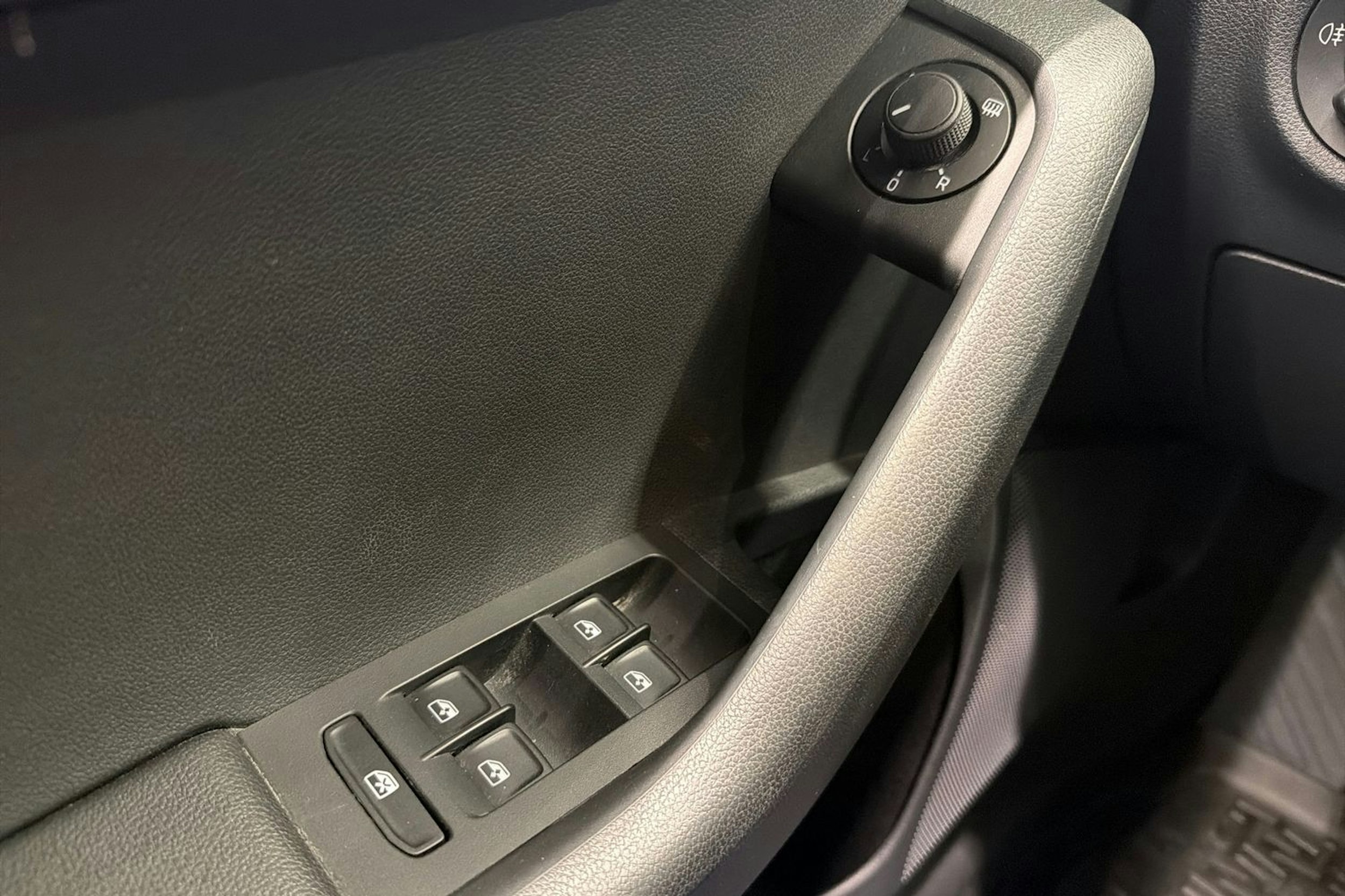 Ruskea (beige) Skoda OCTAVIA 2018 kuva 19.