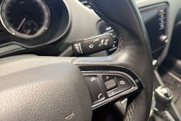 Ruskea (beige) Skoda OCTAVIA 2018 kuva 22.