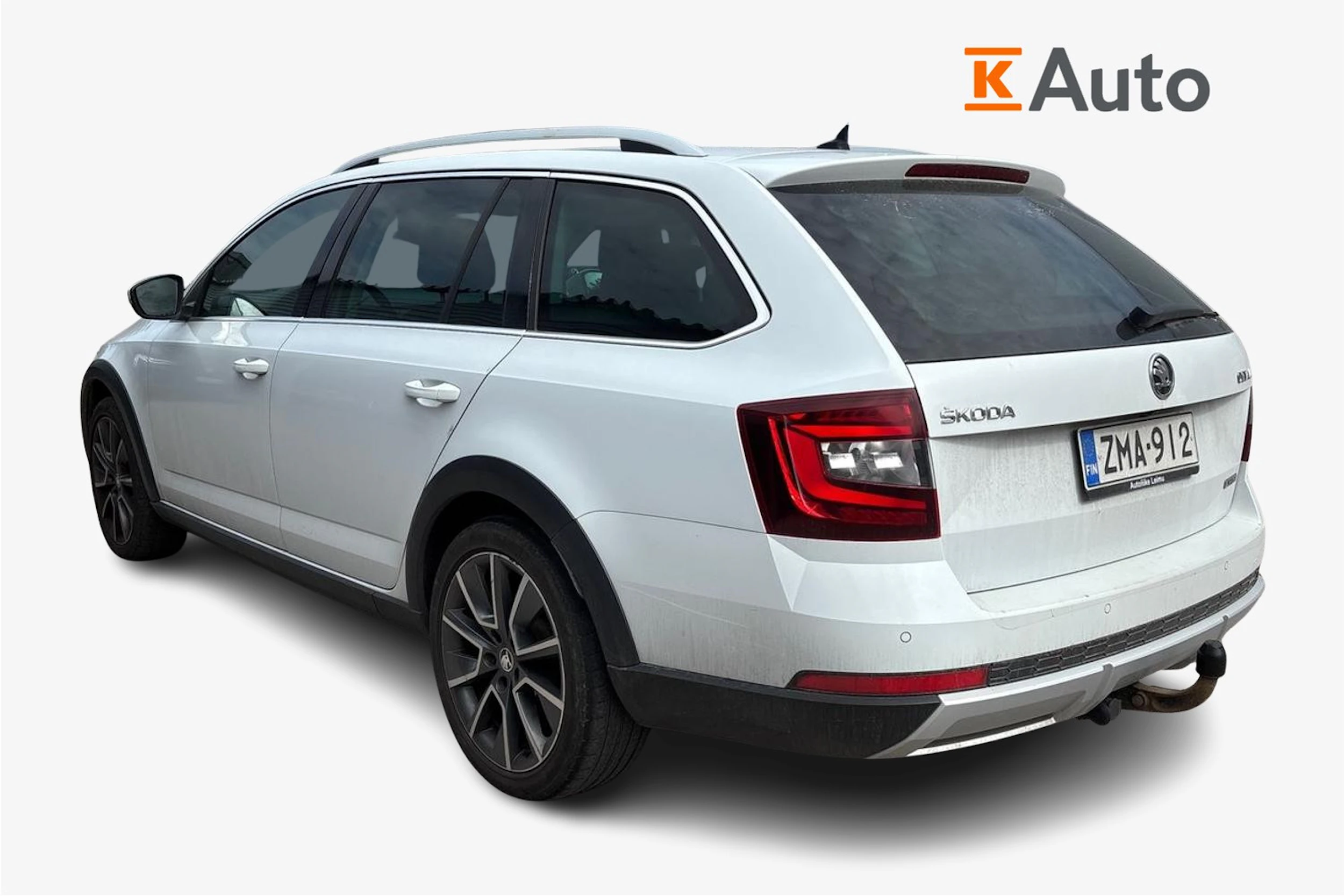 valkoinen Skoda Octavia 2018 kuva 2.