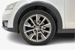 valkoinen Skoda Octavia 2018 kuva 9.