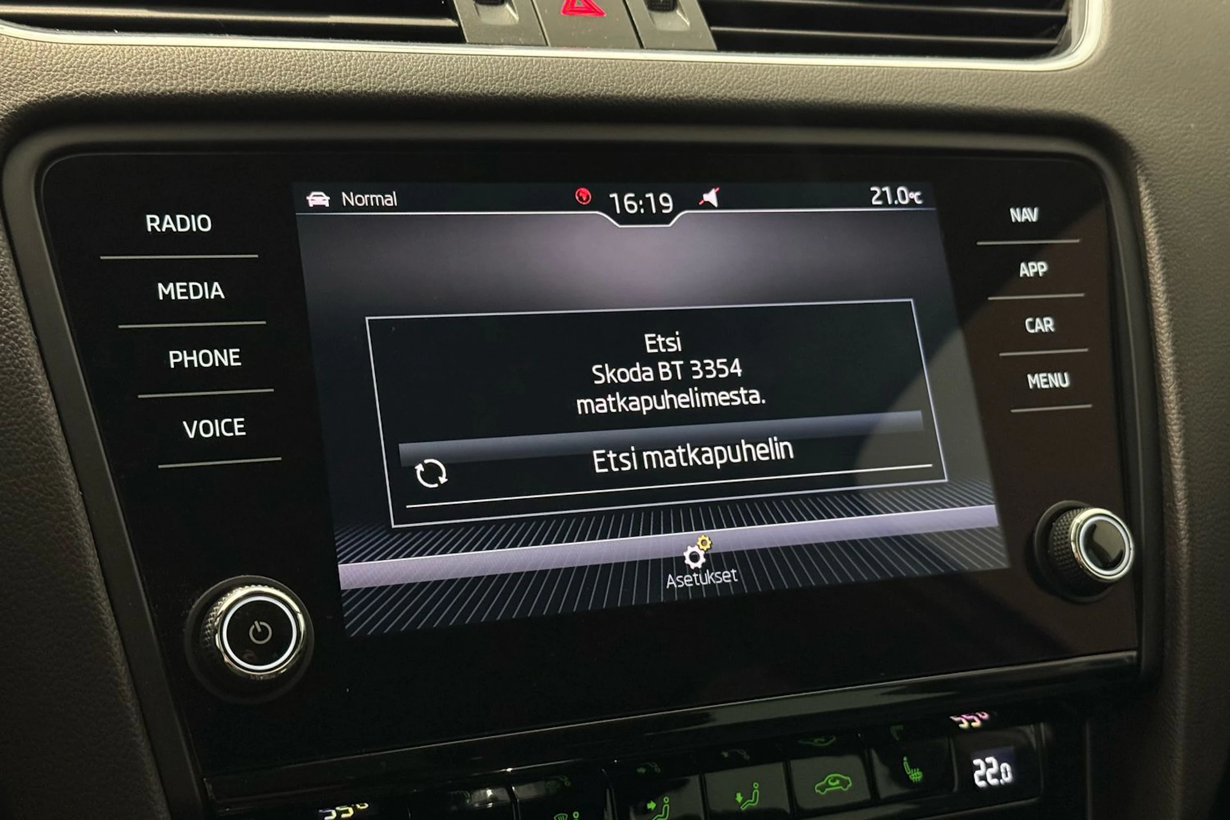 valkoinen Skoda Octavia 2018 kuva 25.