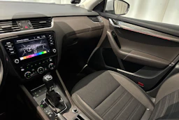 valkoinen Skoda Octavia 2018 kuva 28.