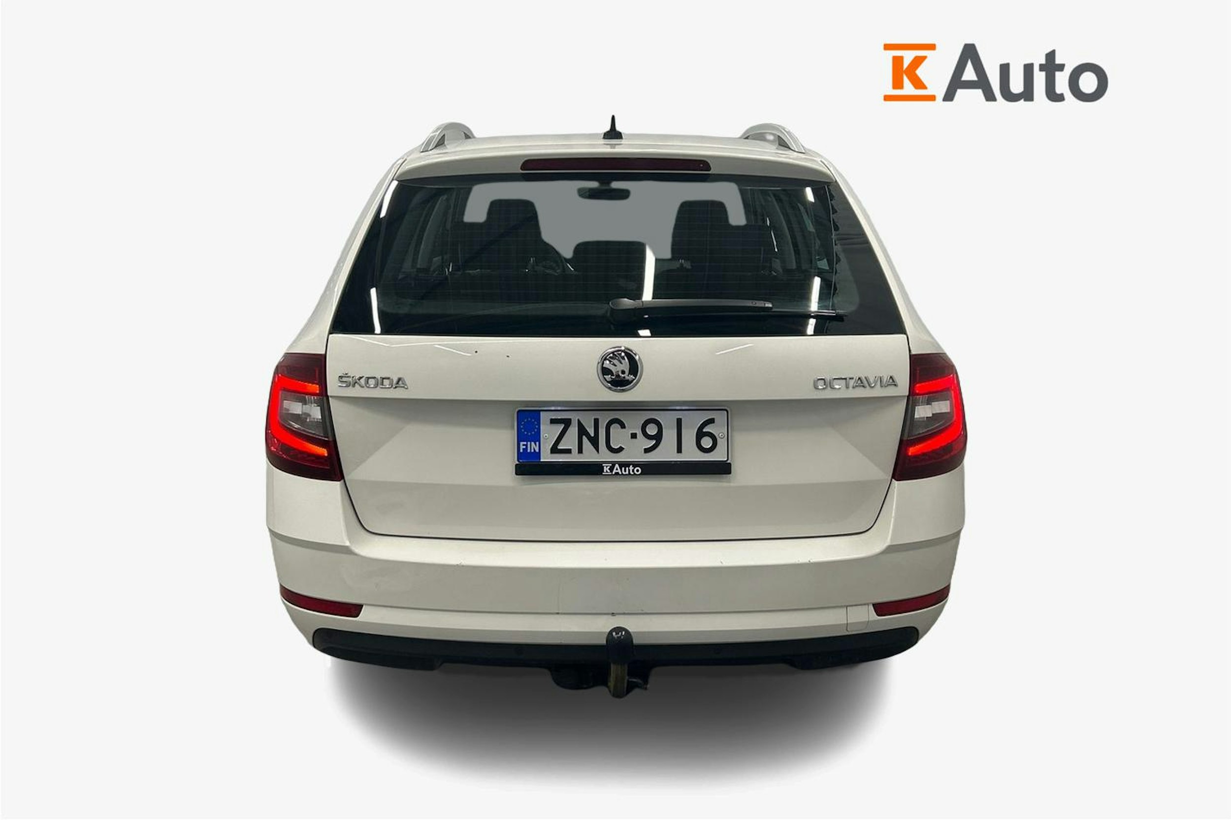 valkoinen Skoda Octavia 2018 kuva 3.