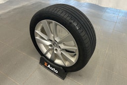 valkoinen Skoda Octavia 2018 kuva 17.