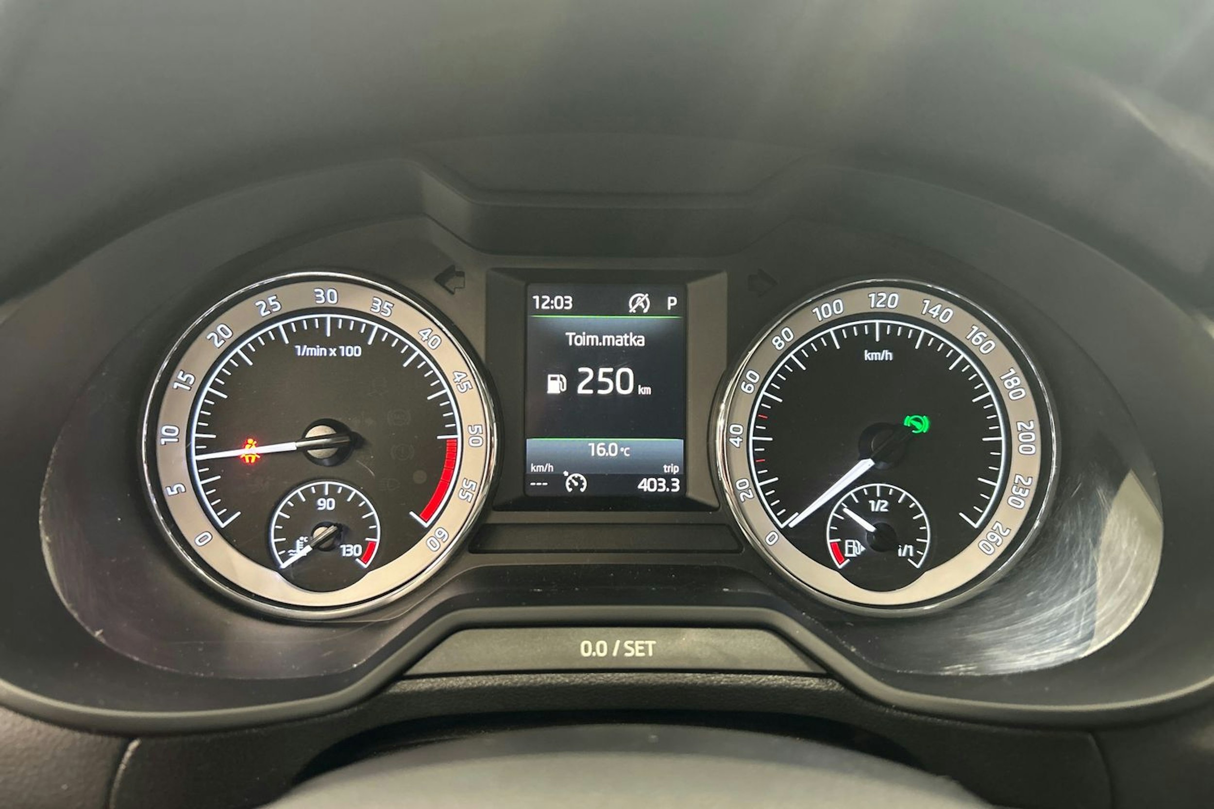 valkoinen Skoda Octavia 2018 kuva 18.