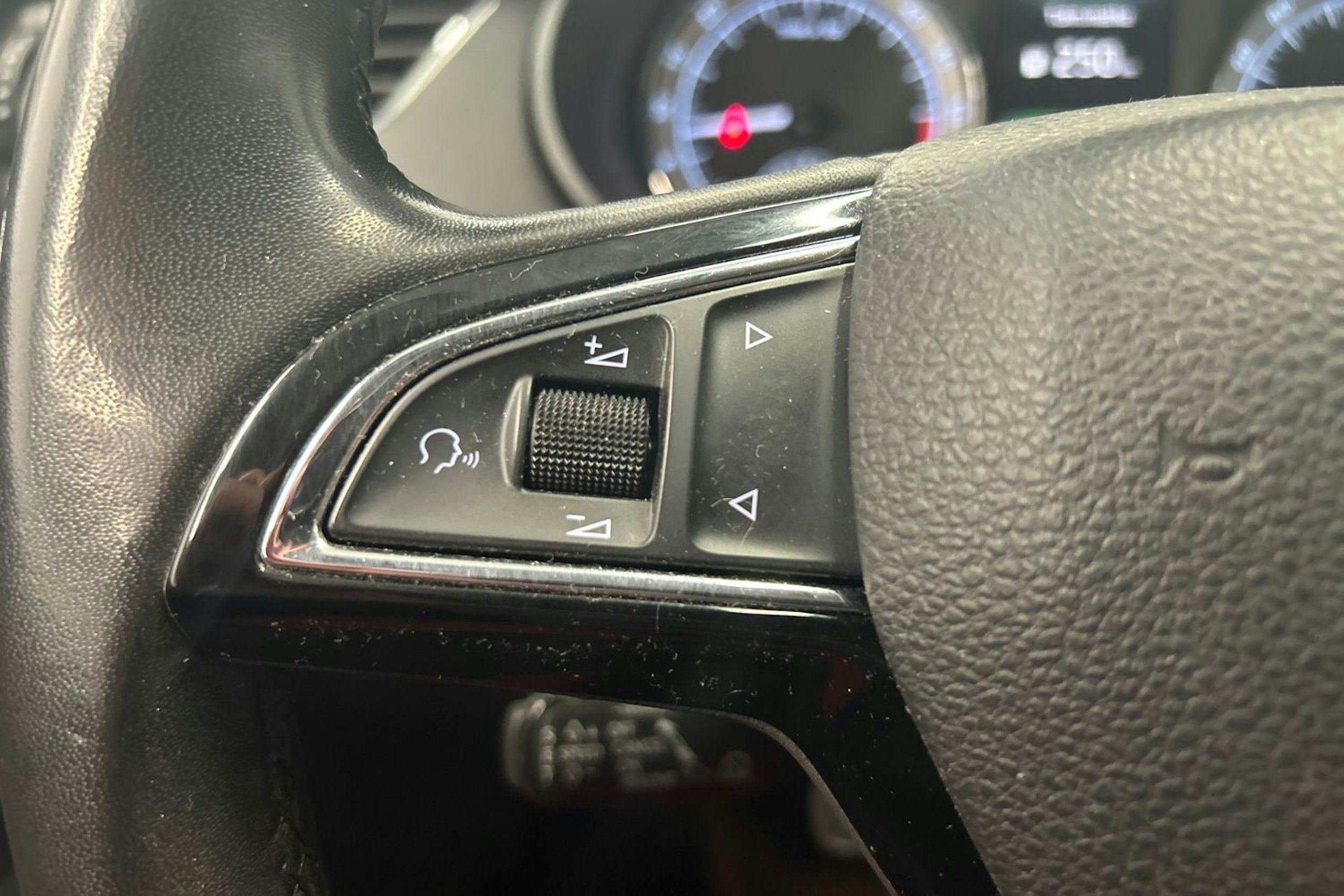 valkoinen Skoda Octavia 2018 kuva 20.