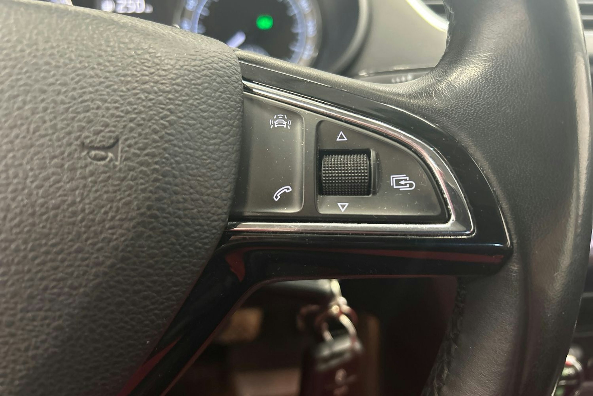 valkoinen Skoda Octavia 2018 kuva 21.