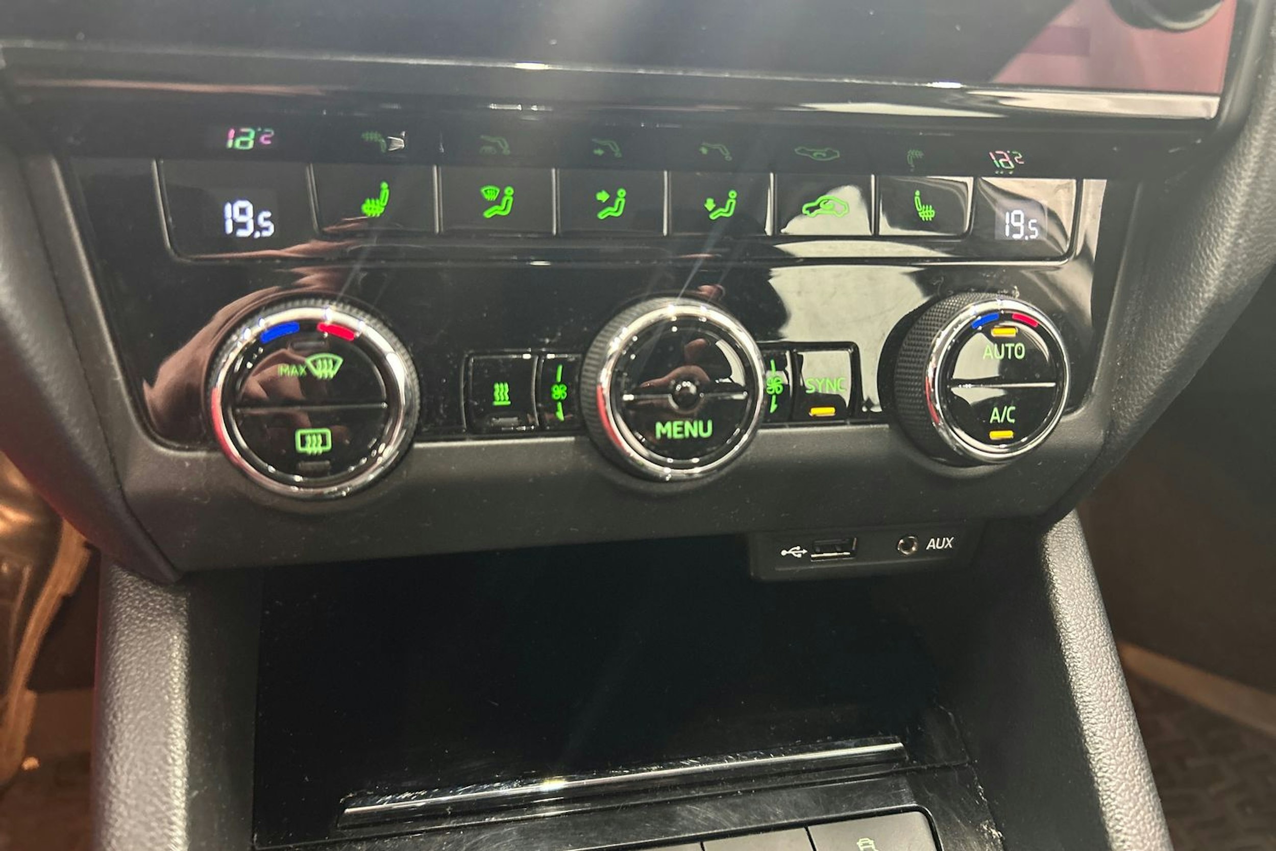 valkoinen Skoda Octavia 2018 kuva 25.