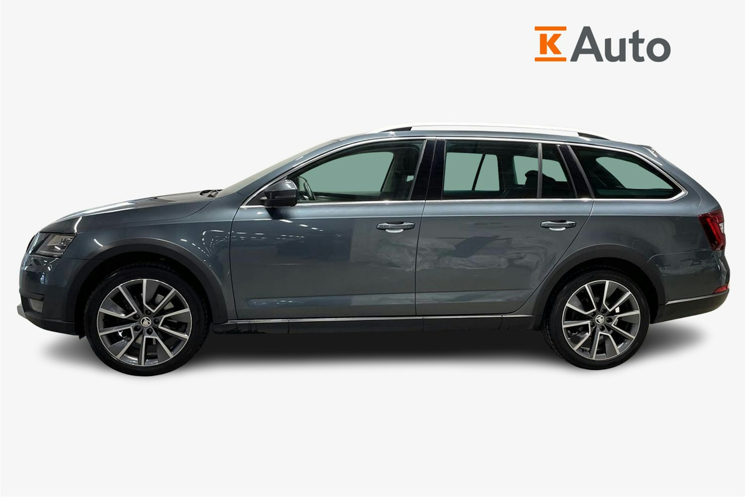 harmaa Skoda Octavia 2019 kuva 6.