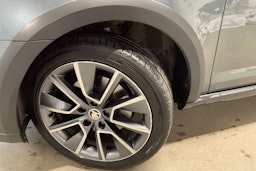 harmaa Skoda Octavia 2019 kuva 13.