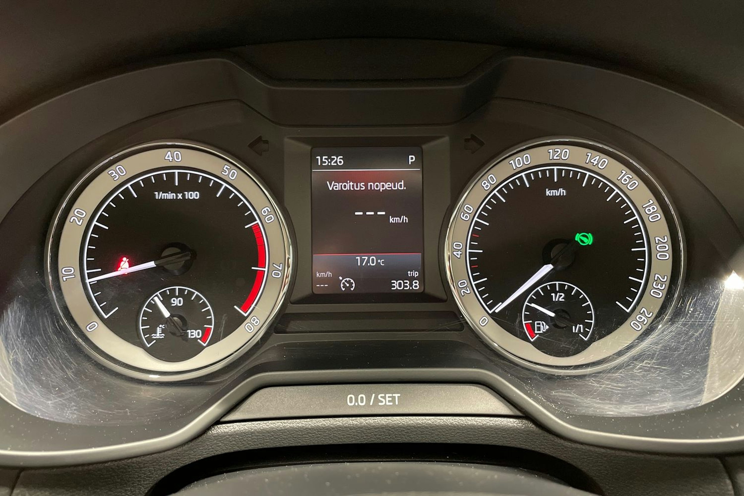harmaa Skoda Octavia 2019 kuva 16.