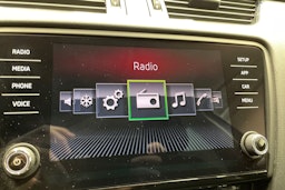 harmaa Skoda Octavia 2019 kuva 19.