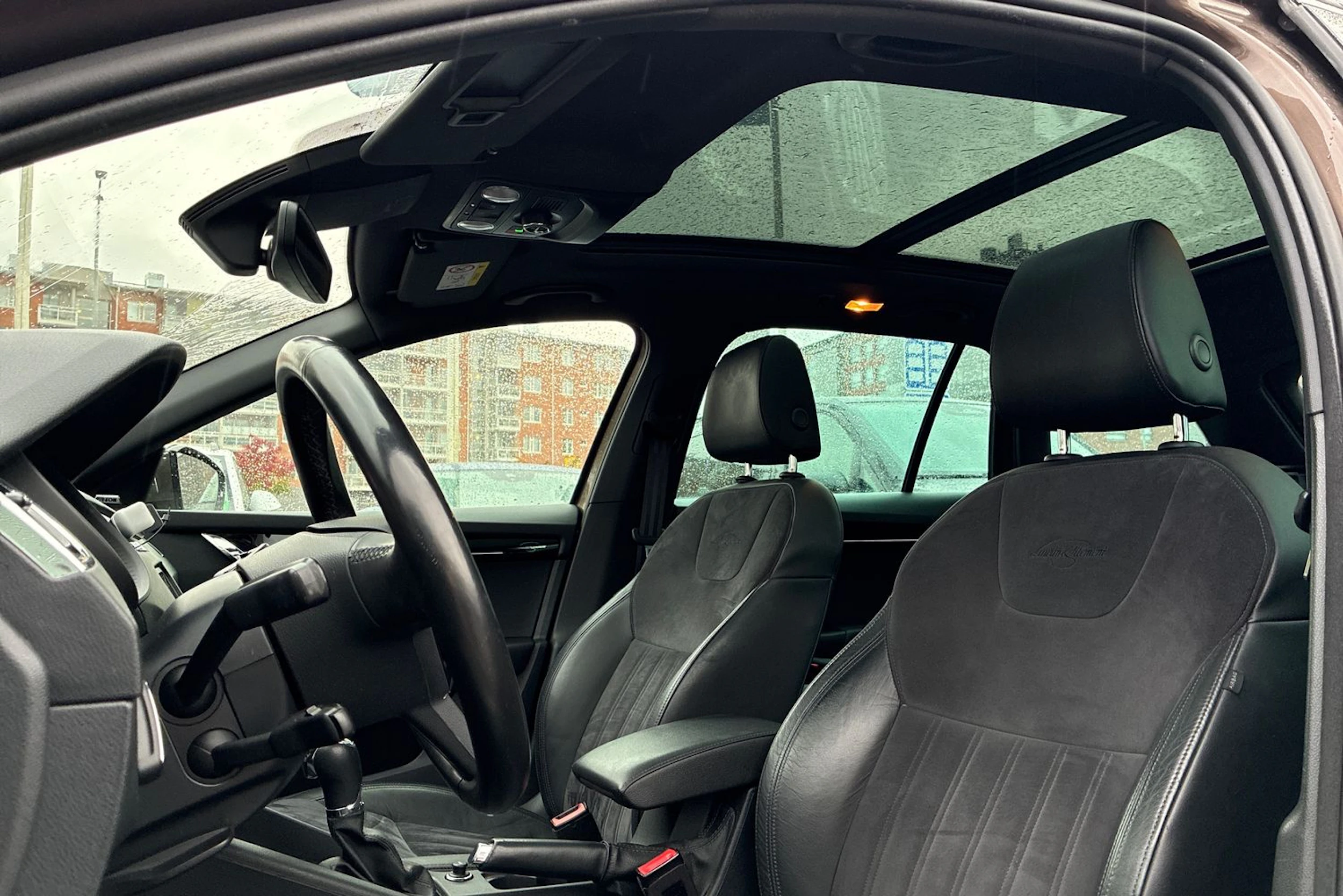 ruskea (beige) Skoda Octavia 2019 kuva 4.