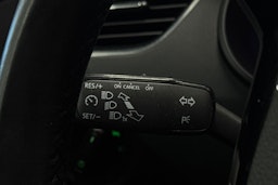 Valkoinen Skoda OCTAVIA 2019 kuva 14.