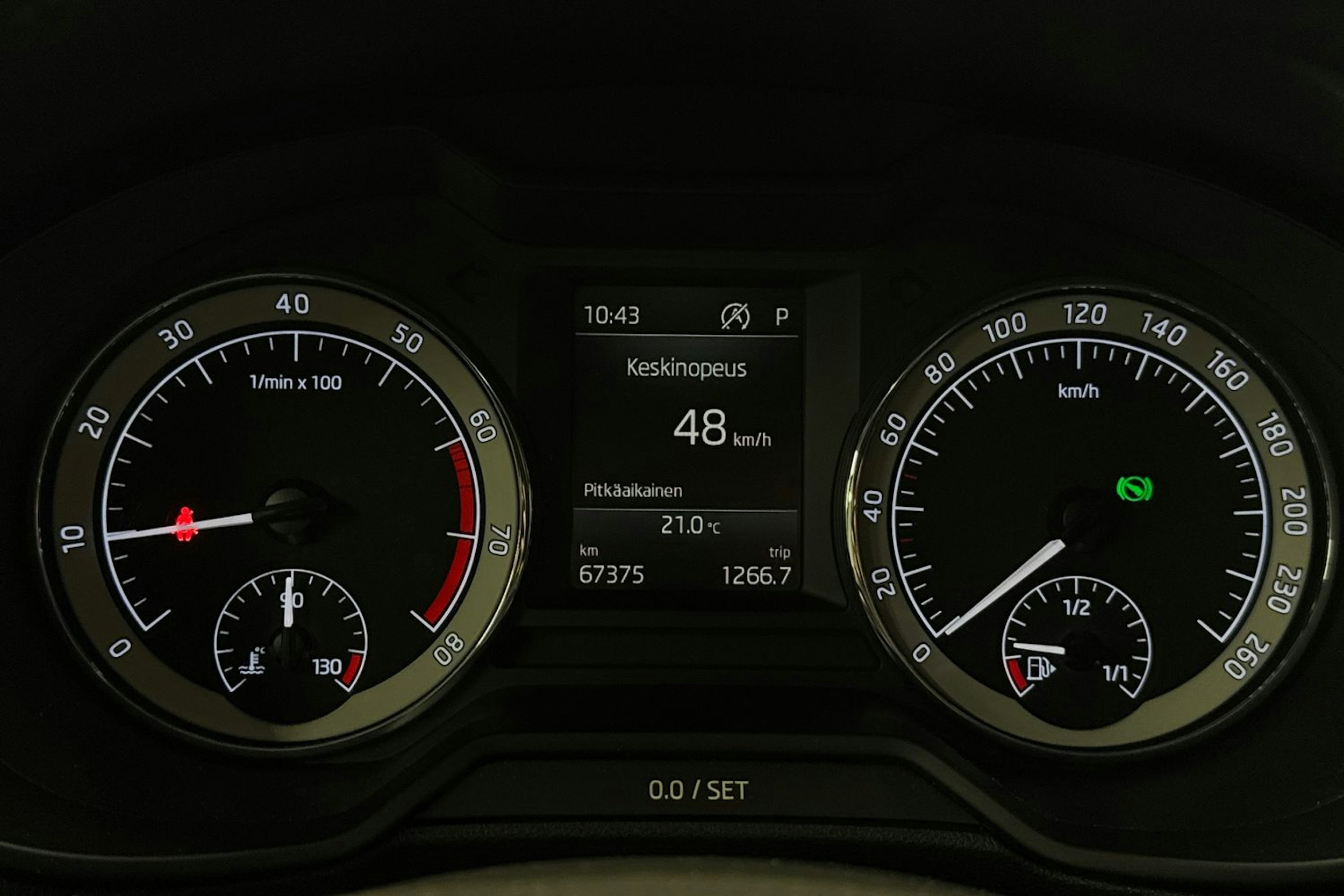 Valkoinen Skoda OCTAVIA 2019 kuva 15.