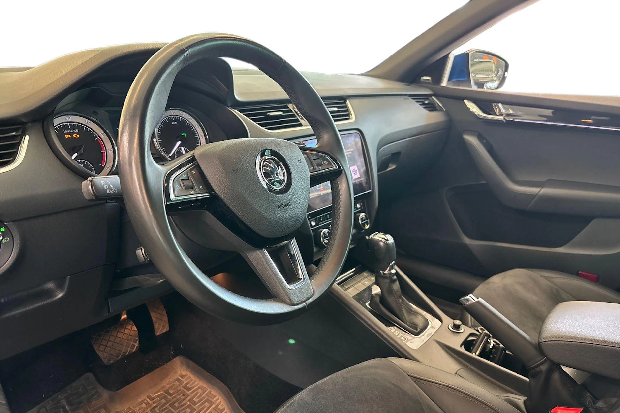 Sininen Skoda OCTAVIA 2019 kuva 3.