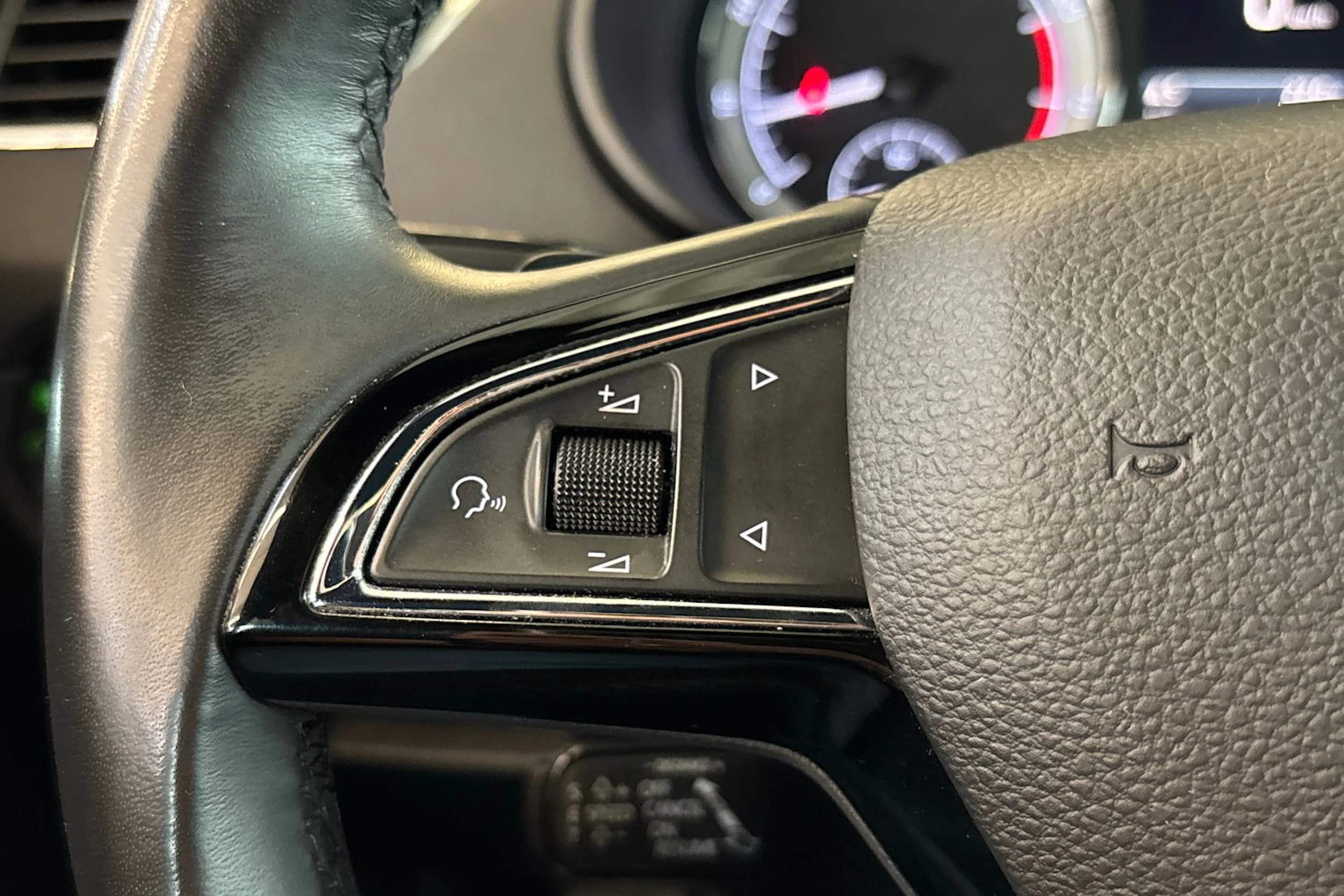 Sininen Skoda OCTAVIA 2019 kuva 13.