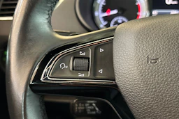 Sininen Skoda OCTAVIA 2019 kuva 13.