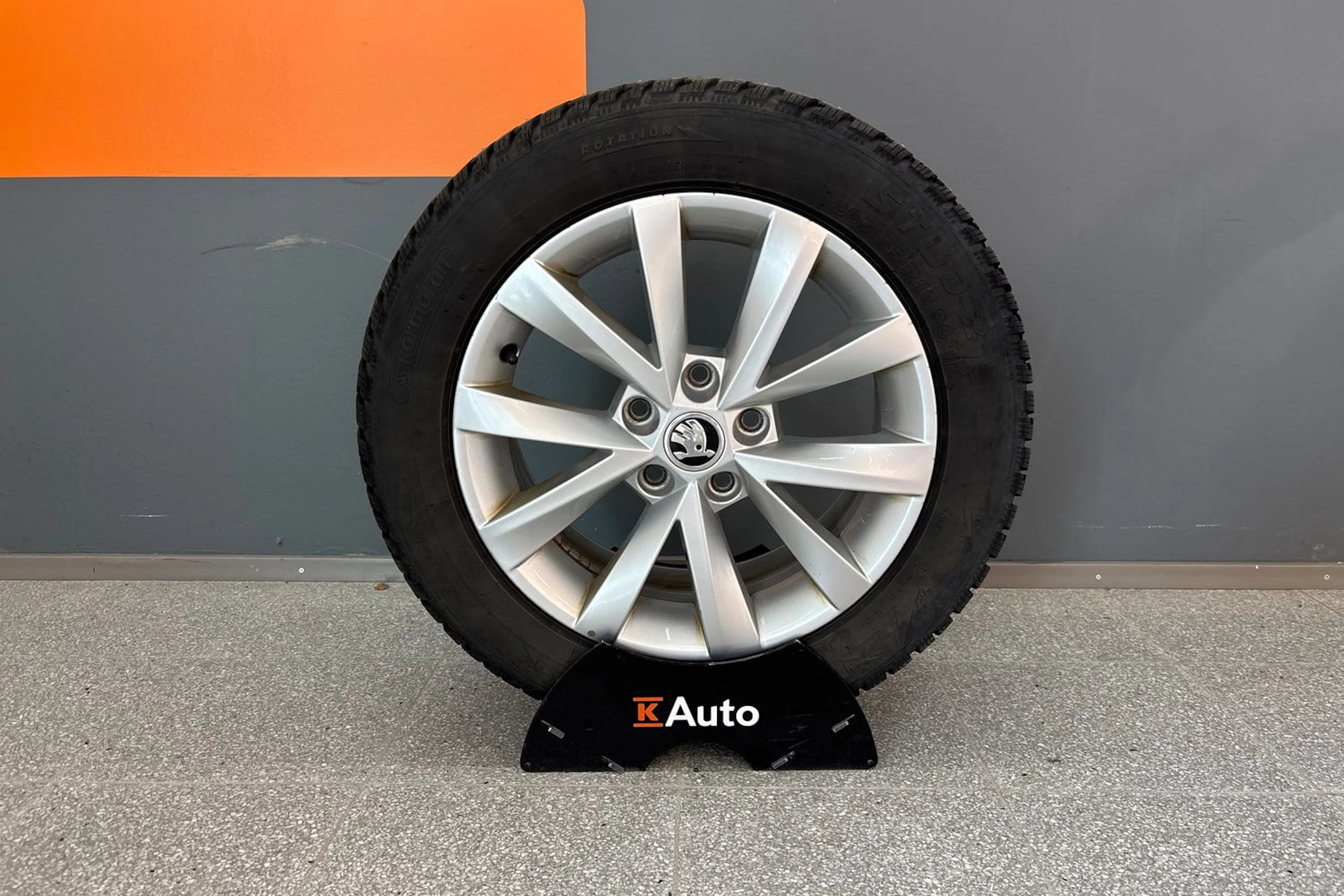 Sininen Skoda OCTAVIA 2019 kuva 21.