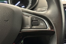 harmaa Skoda Octavia 2019 kuva 14.