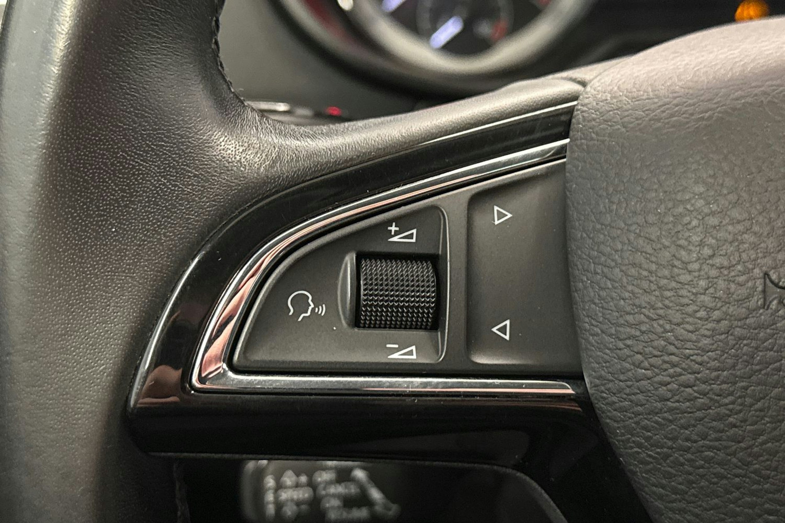 harmaa Skoda Octavia 2019 kuva 15.