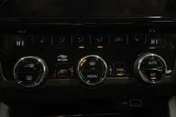harmaa Skoda Octavia 2019 kuva 19.