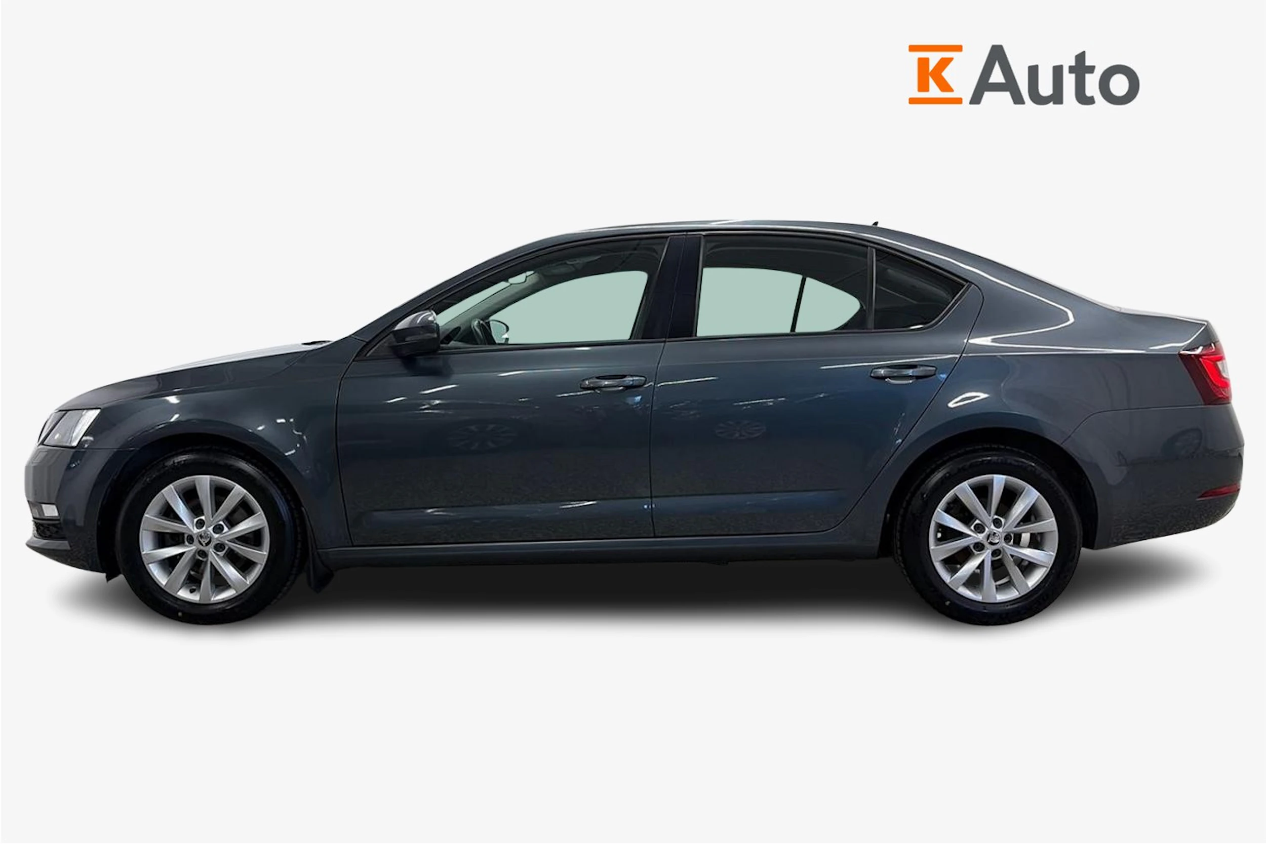 harmaa Skoda Octavia 2019 kuva 5.
