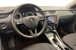 harmaa Skoda Octavia 2019 kuva 6.