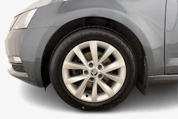 harmaa Skoda Octavia 2019 kuva 9.