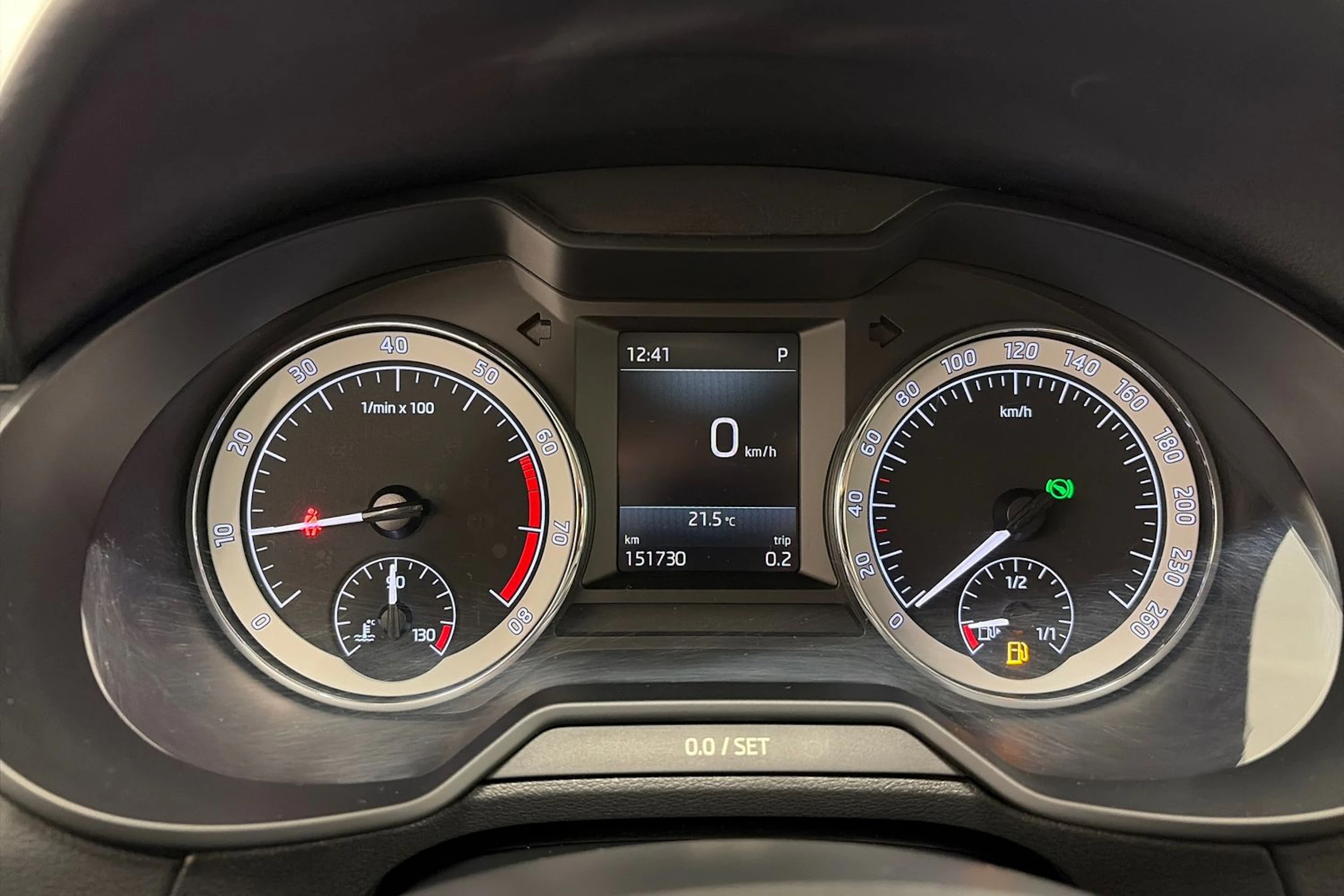 harmaa Skoda Octavia 2019 kuva 13.