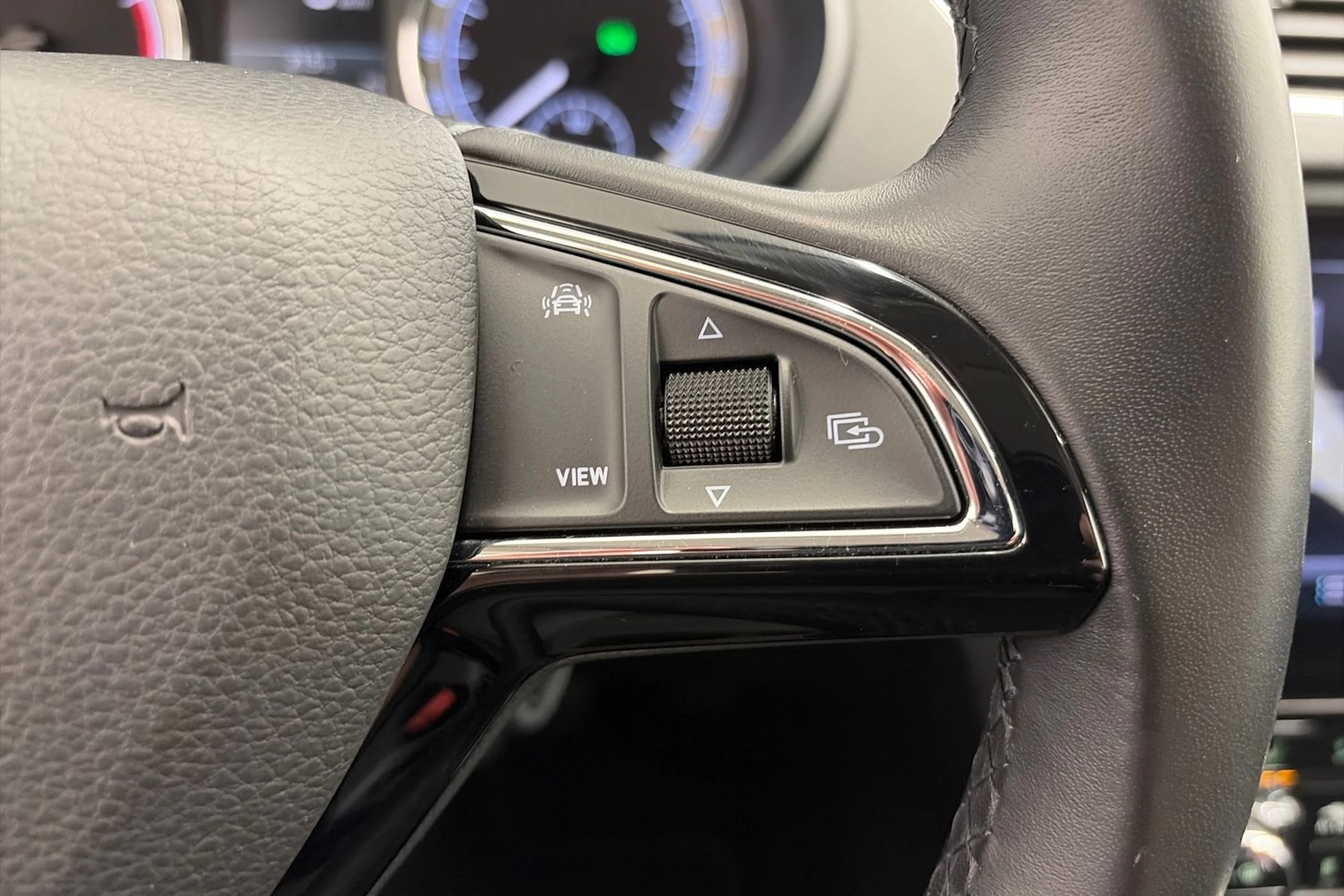 harmaa Skoda Octavia 2019 kuva 15.