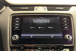 harmaa Skoda Octavia 2019 kuva 17.