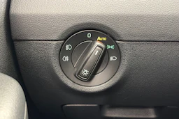 harmaa Skoda Octavia 2019 kuva 21.