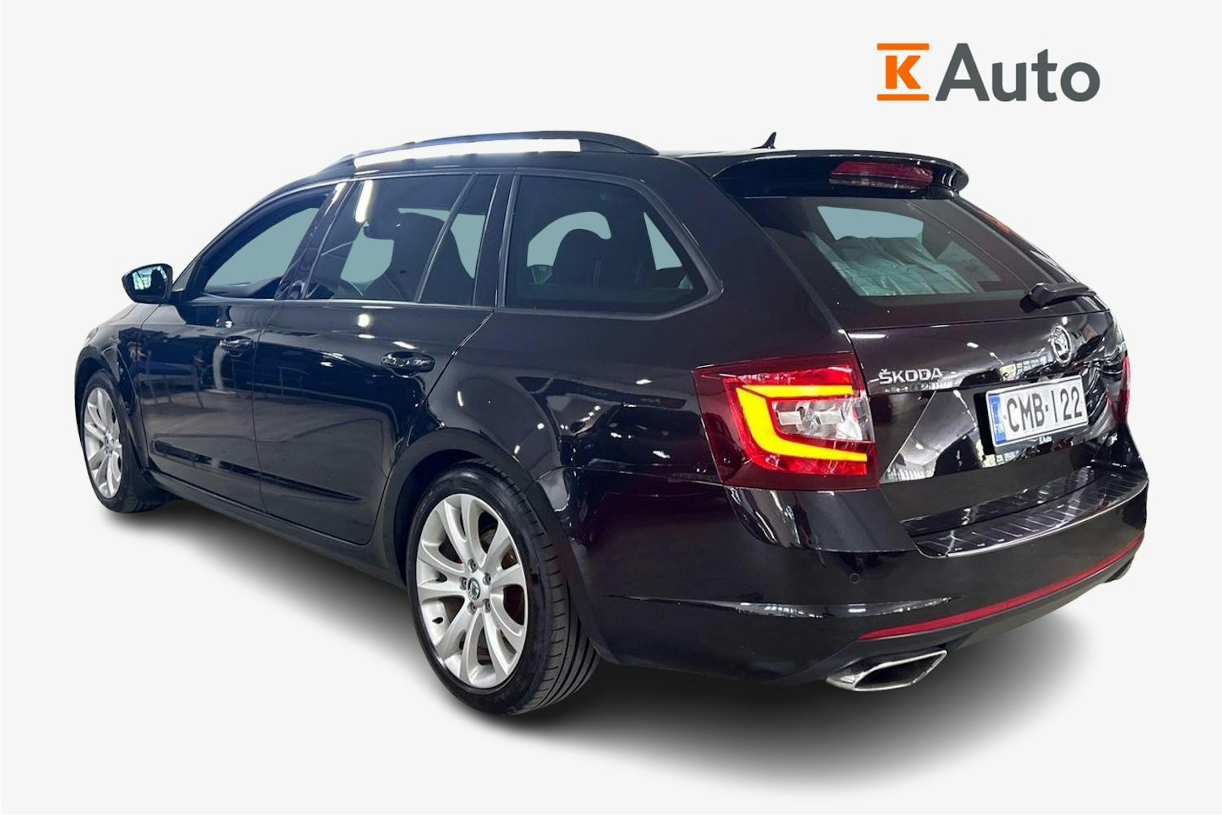 musta Skoda Octavia 2019 kuva 2.