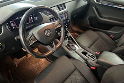 musta Skoda Octavia 2019 kuva 7.