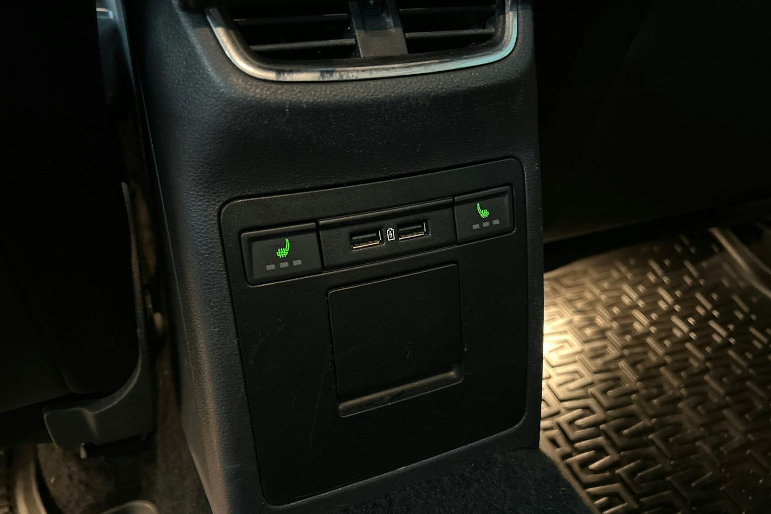 musta Skoda Octavia 2019 kuva 16.