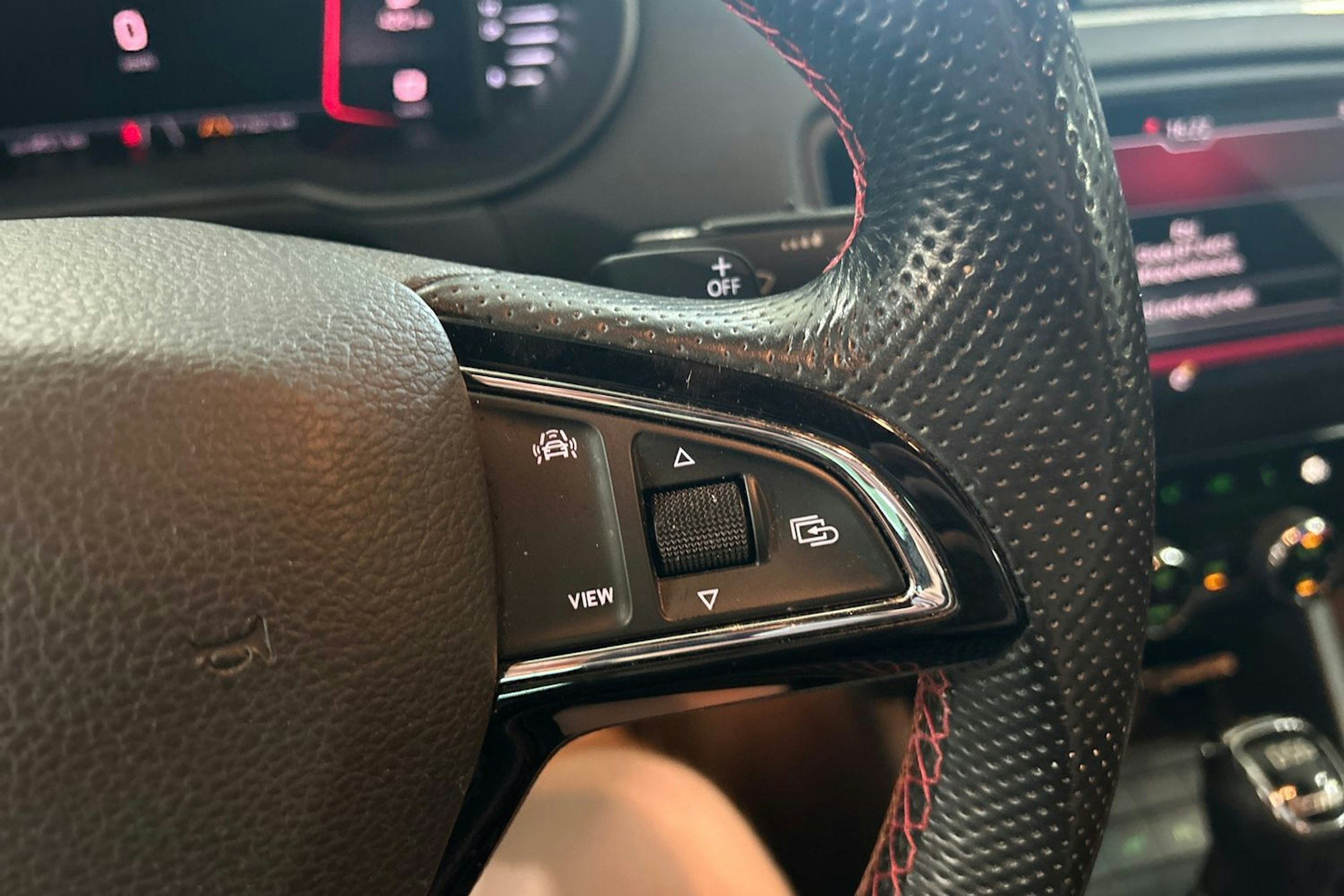 musta Skoda Octavia 2019 kuva 20.