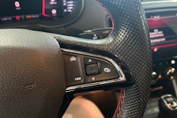 musta Skoda Octavia 2019 kuva 20.