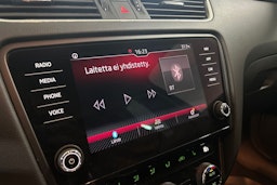 musta Skoda Octavia 2019 kuva 23.