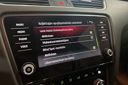 musta Skoda Octavia 2019 kuva 27.