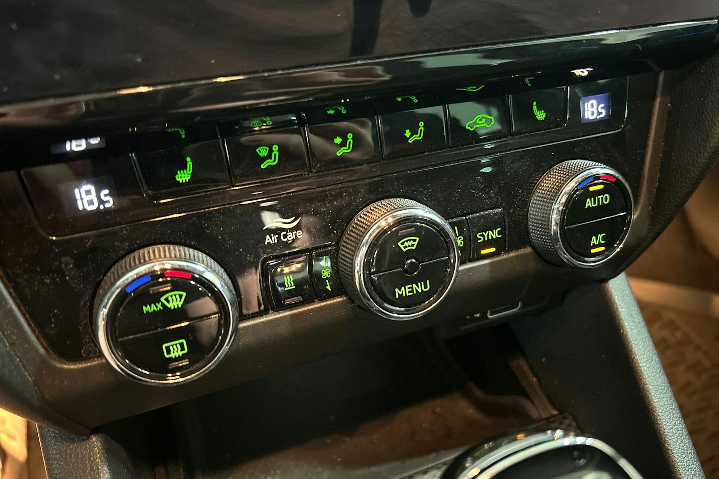 musta Skoda Octavia 2019 kuva 29.