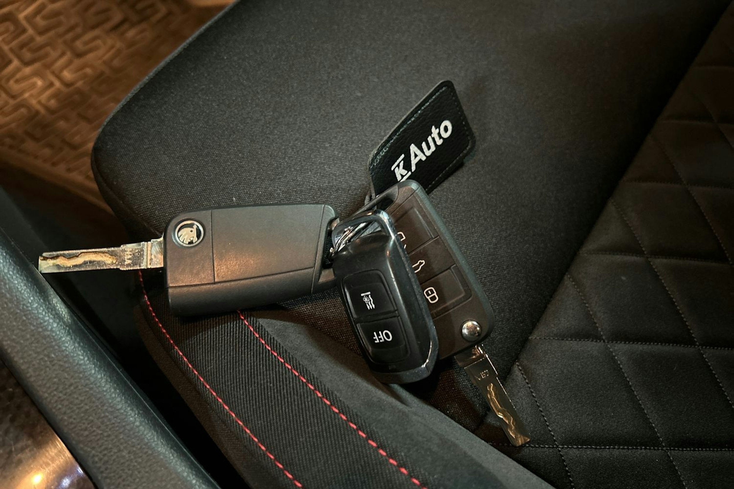 musta Skoda Octavia 2019 kuva 31.