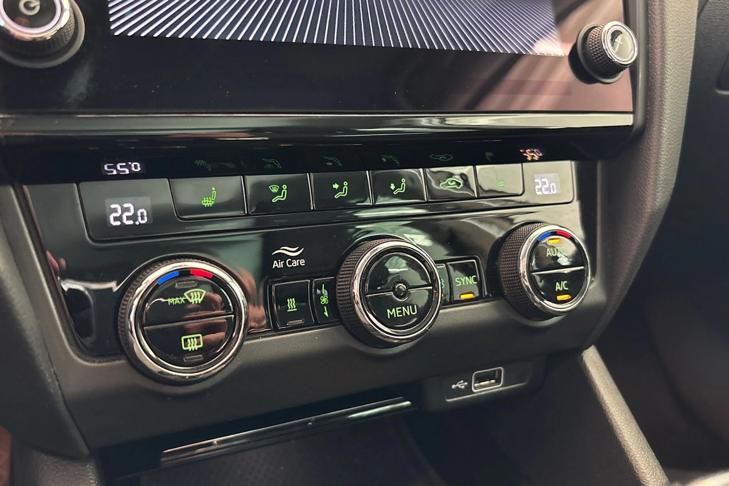 Ruskea (beige) Skoda OCTAVIA 2019 kuva 21.