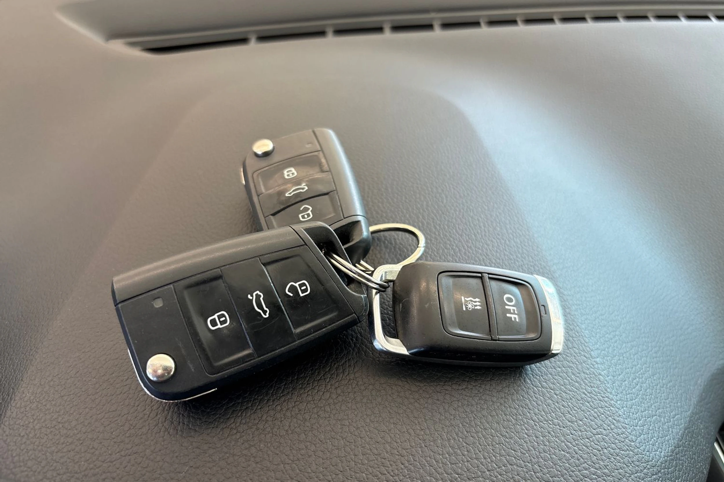 Ruskea (beige) Skoda OCTAVIA 2019 kuva 22.