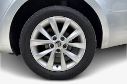 harmaa Skoda Octavia 2019 kuva 11.