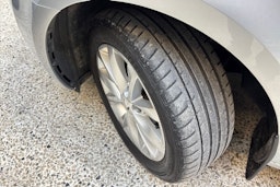 harmaa Skoda Octavia 2019 kuva 13.