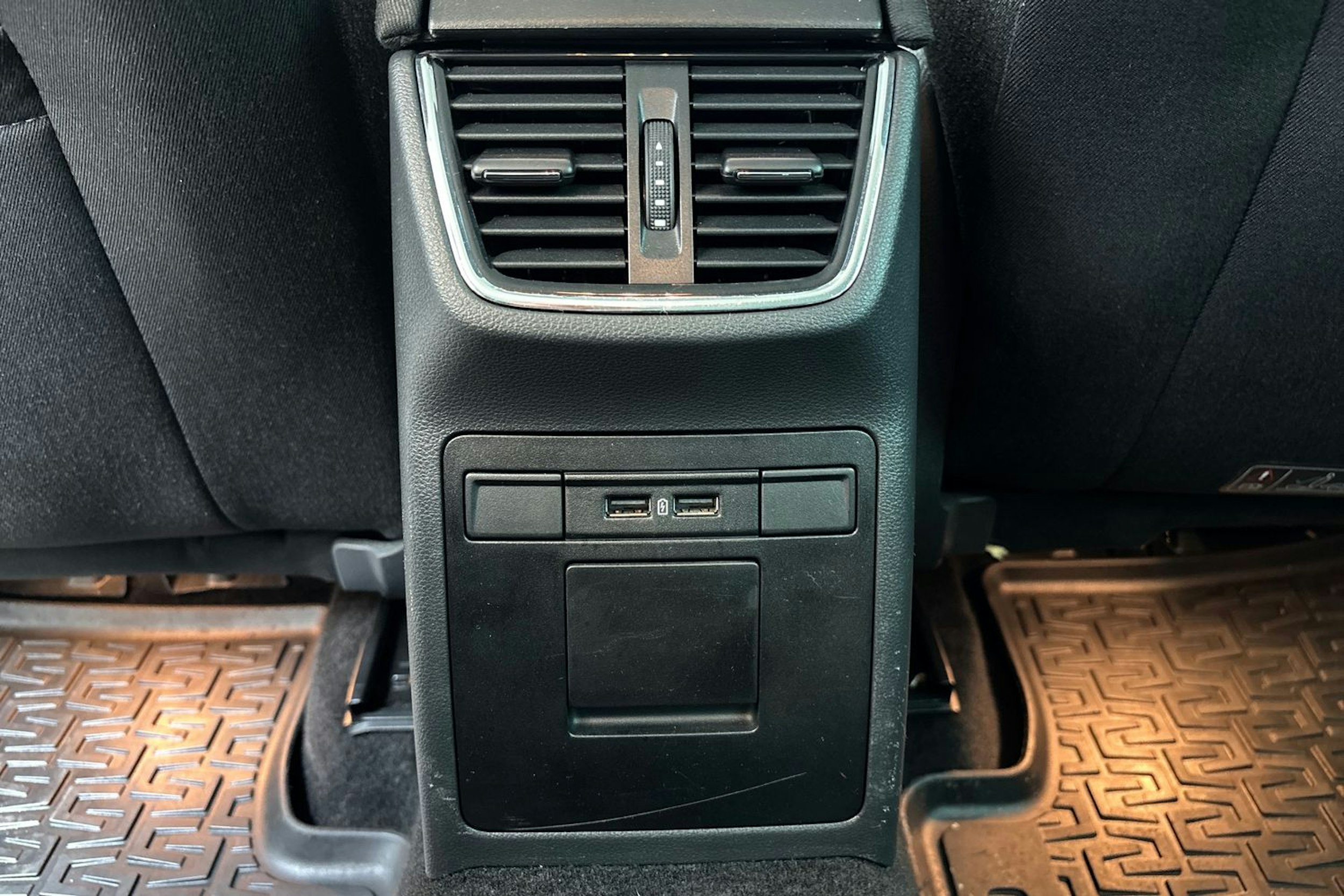 harmaa Skoda Octavia 2019 kuva 17.
