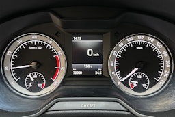harmaa Skoda Octavia 2019 kuva 20.