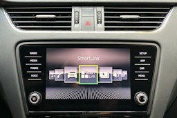 harmaa Skoda Octavia 2019 kuva 21.
