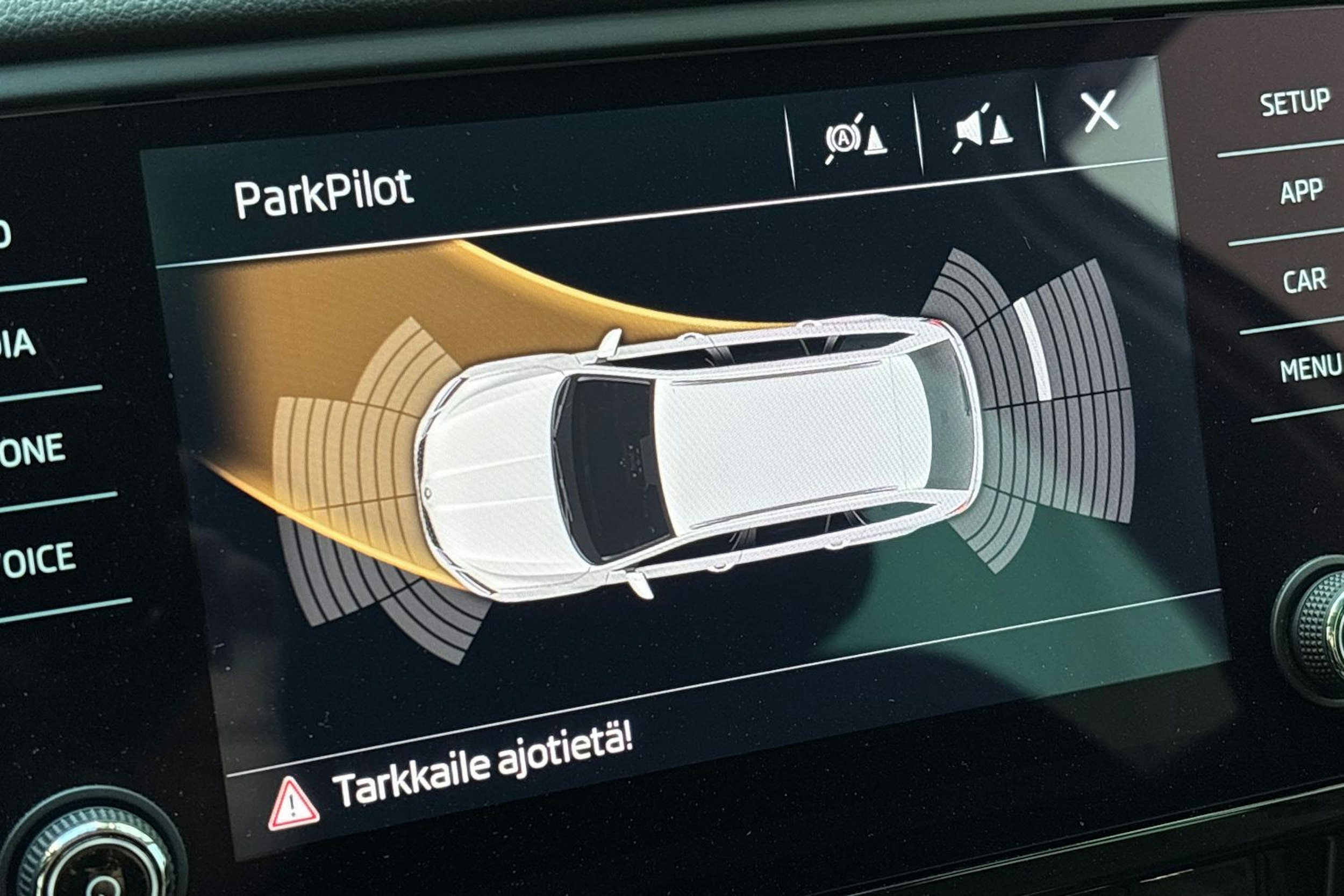 harmaa Skoda Octavia 2019 kuva 26.